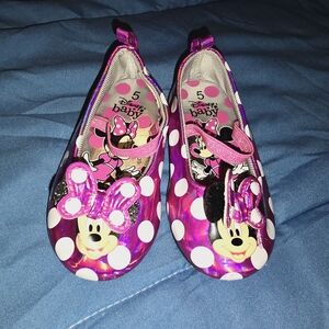 Minnie Mouse slip ons